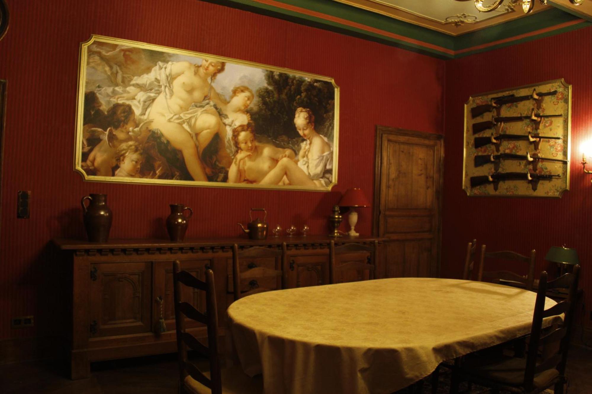 Tromcourt Hotel Couvin Bagian luar foto