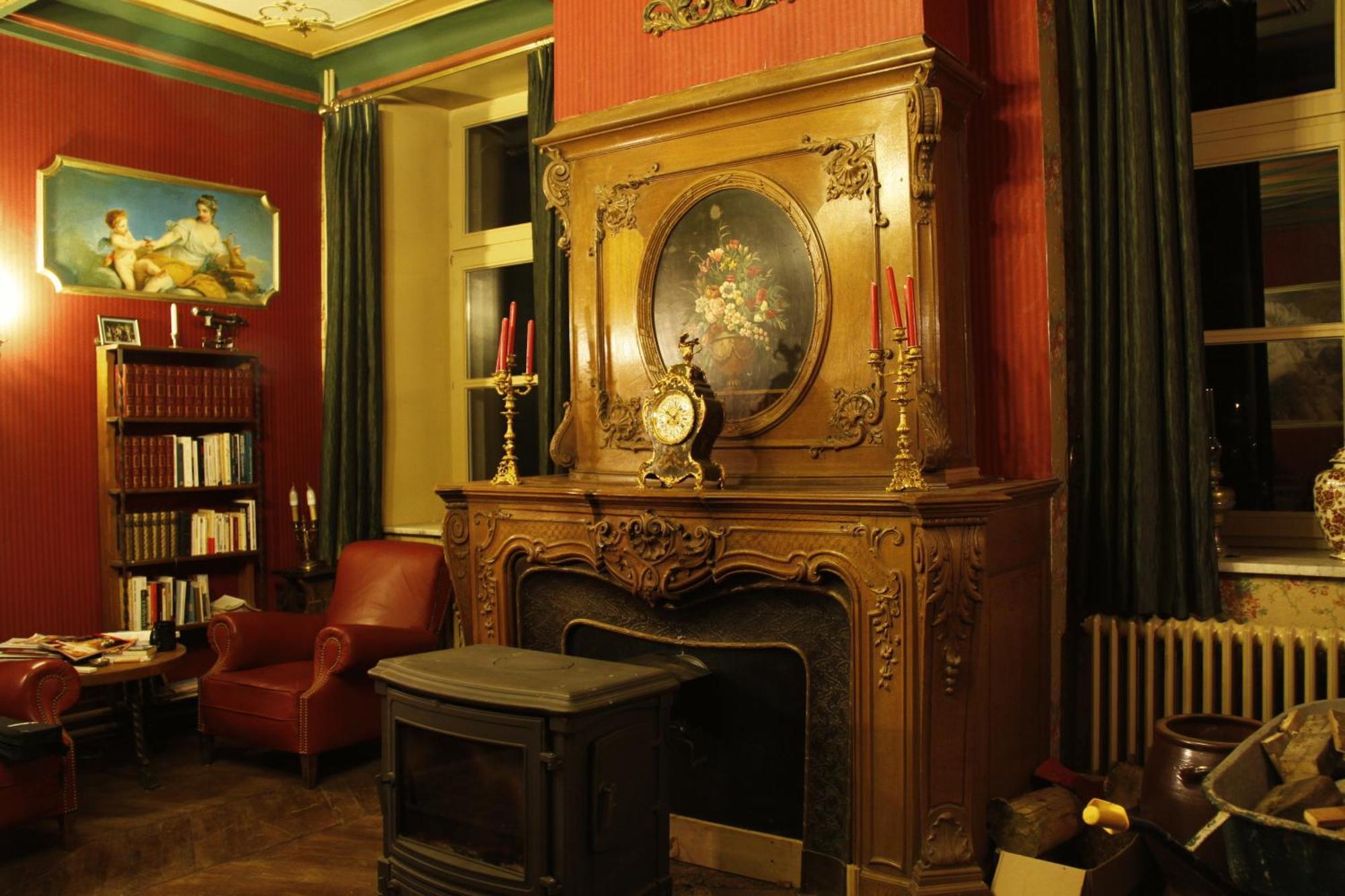 Tromcourt Hotel Couvin Bagian luar foto
